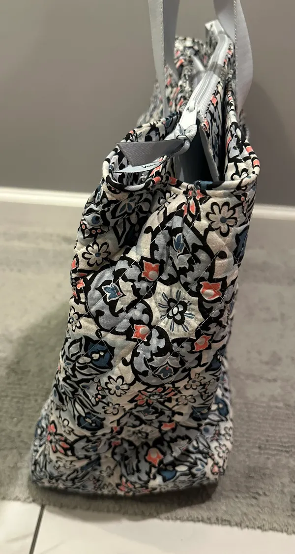 Vera Bradley Tote And ID Wallet Set - Image 5