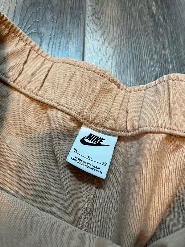 Nike Tan Bermuda Shorts - Image 5
