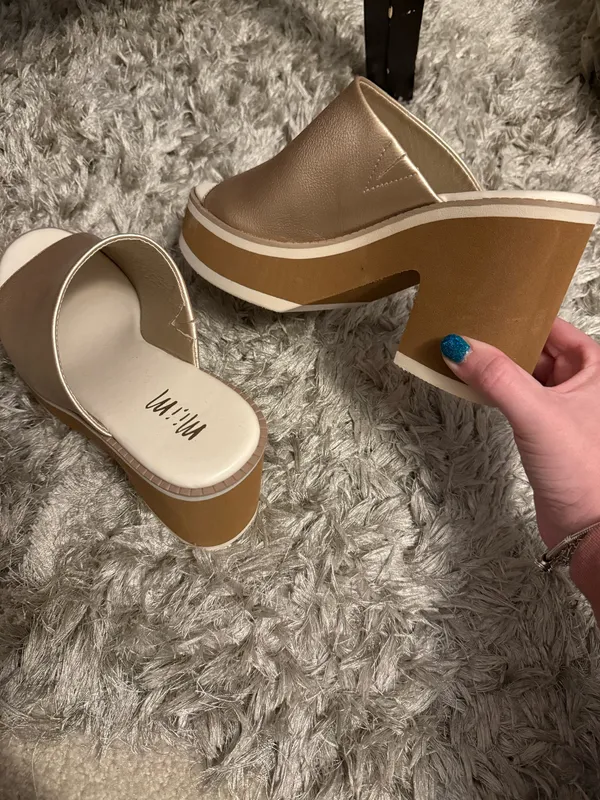 Boutique Mimi Gold Heels - Image 2