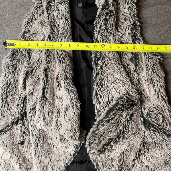 Faux Fur Vest‎ Women's Sleeveless Outerwear Open Front Cozy Winter - Image 4