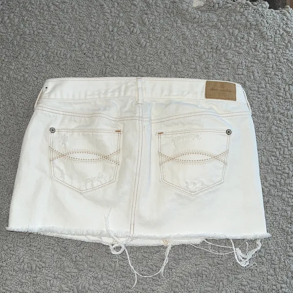 White denim micro mini skirt Size 0 - Image 2
