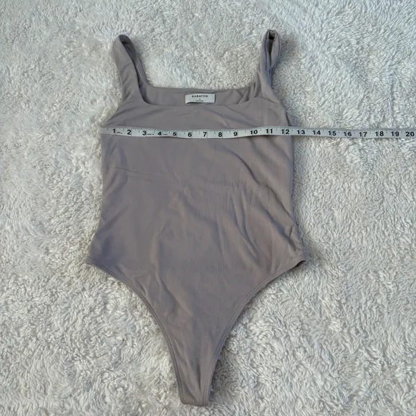 Aritzia Babaton Contour Cropped Women S Preppy College Minimalist Basic Chic - Image 3