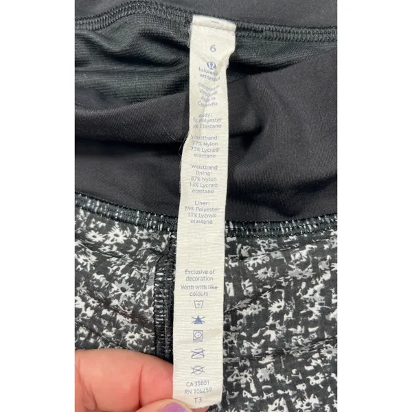 Lululemon Speed Short 2.5" Daisy Dust Alpine White Black‎ 6 Running Training EUC - Image 7