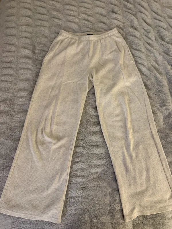 Brandy Melville Anastasia Waffle Sweatpants - Image 4