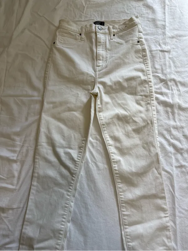 Abercrombie & Fitch women ultra high-rise, super skinny white jeans 27/4 - Image 5