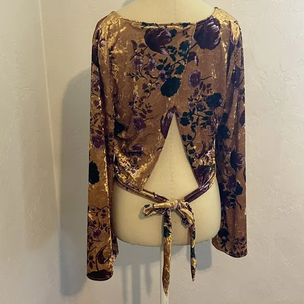 Patrons of Peace Medium Fall Multicolor Floral Print Tie Back Velvet Crop Top - Image 2