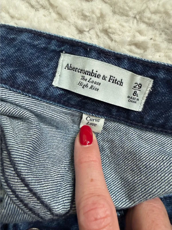 Abercrombie High-Rise Curve Love Jeans - Image 5