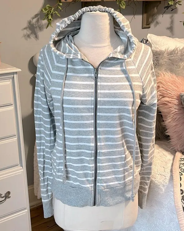 Comfy Knit Gray White Striped Jacket - Image 5