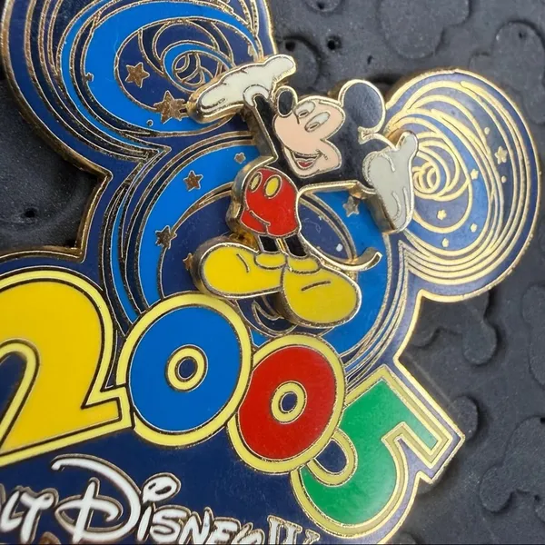 Disney parks 2005 where the party never ends Mickey Mouse 3D trading pin vintage - Image 2