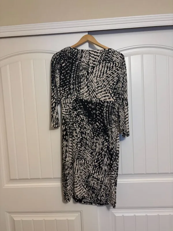 Lauren Ralph Lauren Dress Size 12 Faux Wrap Black Tan Abstract Print 3/4 Sleeves - Image 3