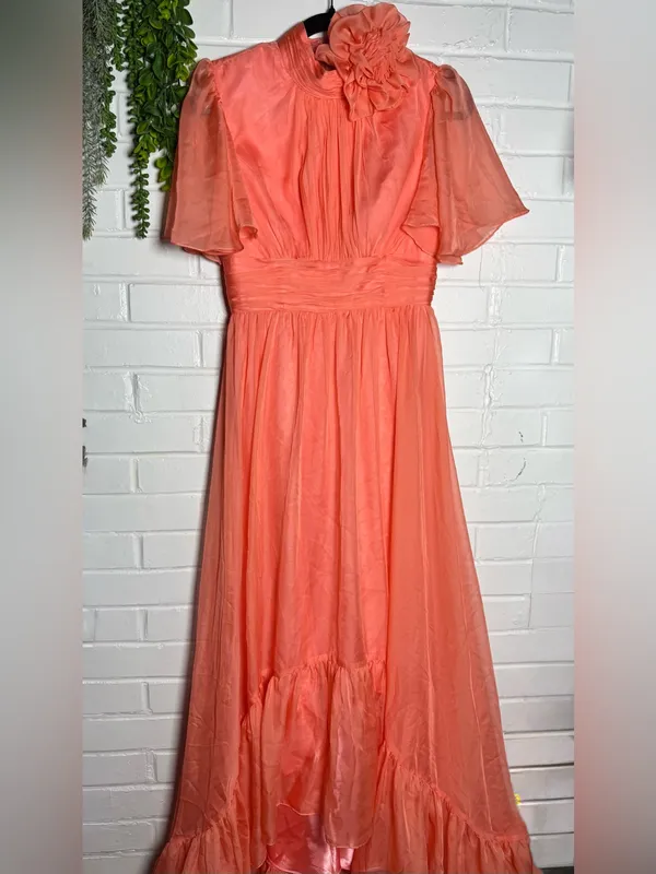 Mac Duggal Coral Chiffon Dress With Floral Accent at Neck - Image 2