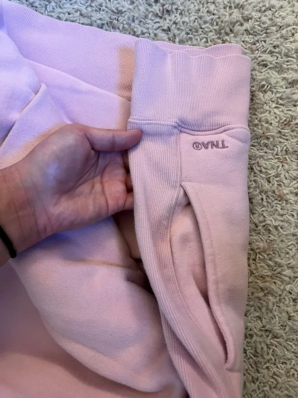 Aritzia TNA Half Zip  - Image 4
