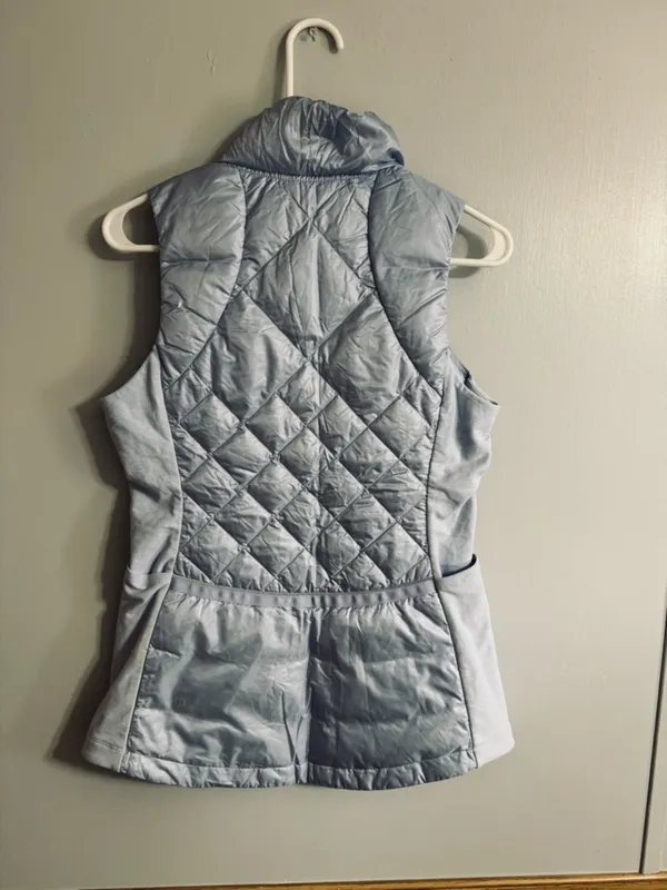 Lululemon Athletica Pastel Light Blue Down For A Run Vest Size 6 - Image 2