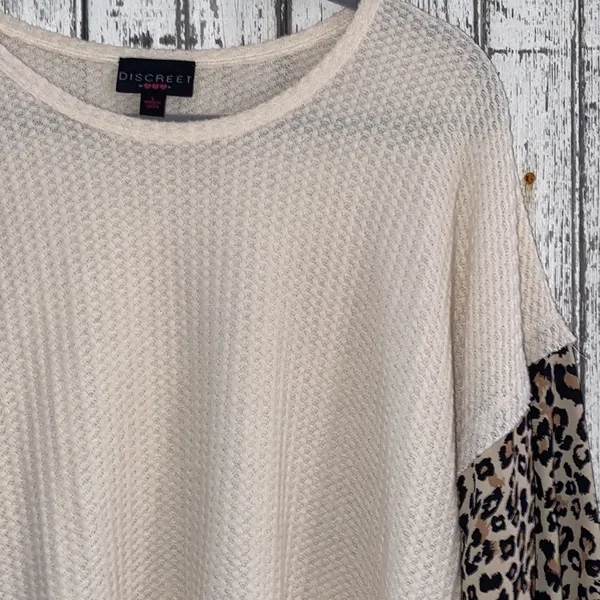 Cream waffle knit with cheetah sleeves top - Image 3