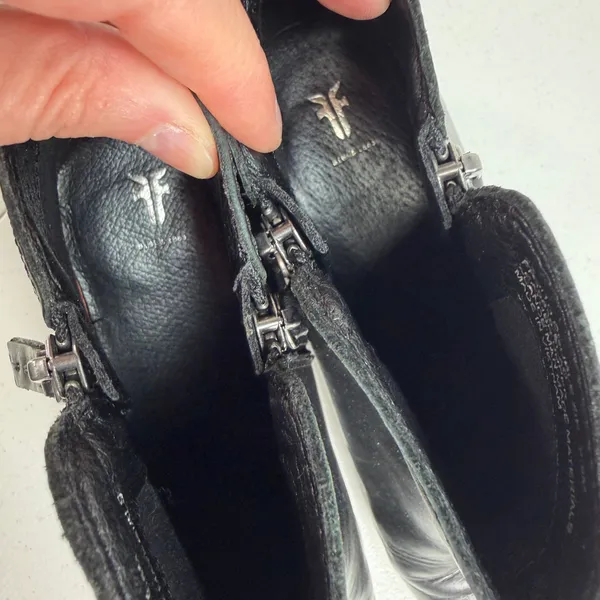 Frye 8.5 Judith Double Zip Ankle Boot Leather Block Heel Pointed Toe Black Boho - Image 6