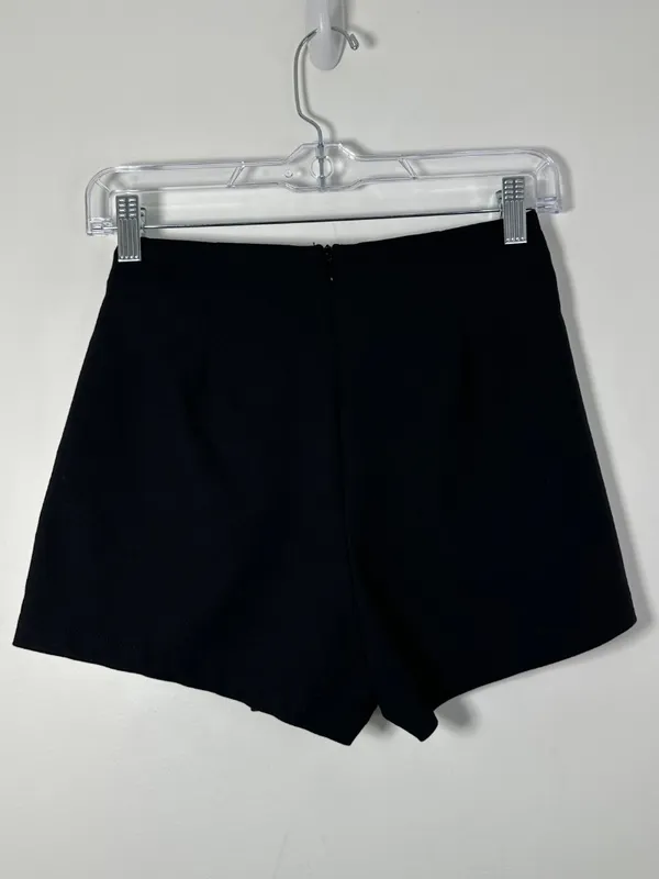 Superdown Revolve Women's XS Aaleyah Two Tone Wrap Skort Black/White Preppy Boho - Image 3