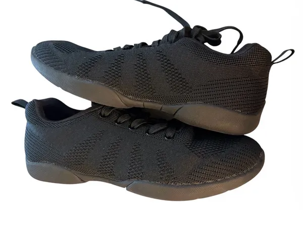 Women’s Shooneeya Black Minimalist Sneakers NWOT Size 6.5 (37) - Image 4