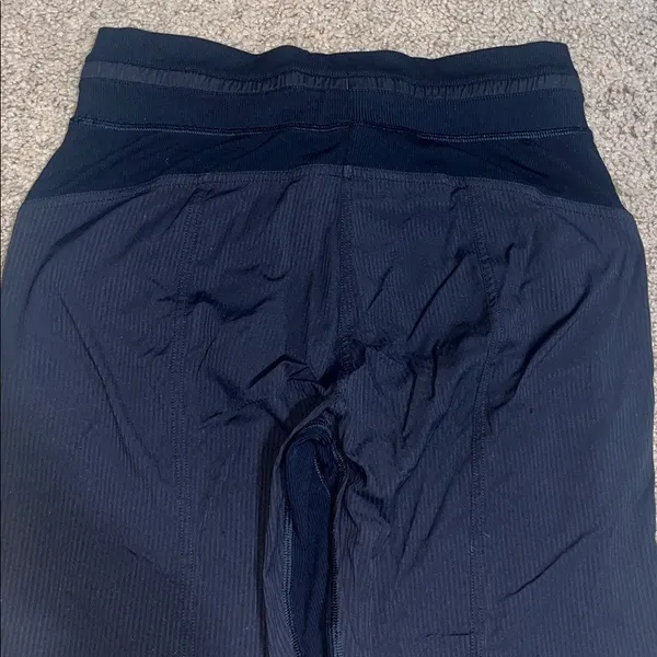 Lululemon Dance Studio Mid Rise Crop 25"‎ Black 4 - Image 8