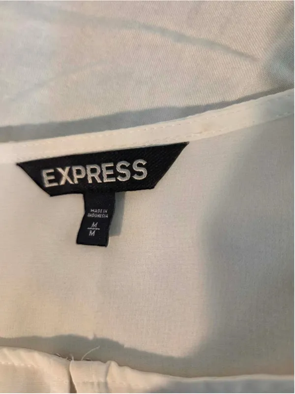 Express Women’s Ruffle Keyhole Chiffon Blouse Blouson Waist White Medium W-243 - Image 4