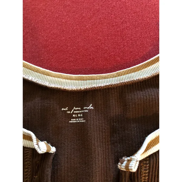 Urban Outfitters brown plunge scoop neck crop top Size M/L - Image 3