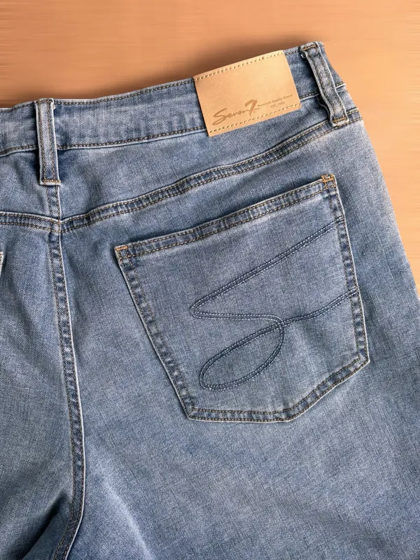Seven7 Women’s Size 12 Blue Denim Cuffed Hem Relaxed Bermuda Shorts Americana - Image 3