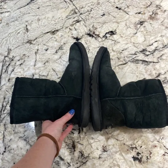 Black Ugg Australia Classic Short- Women’s size 7‎ - Image 6