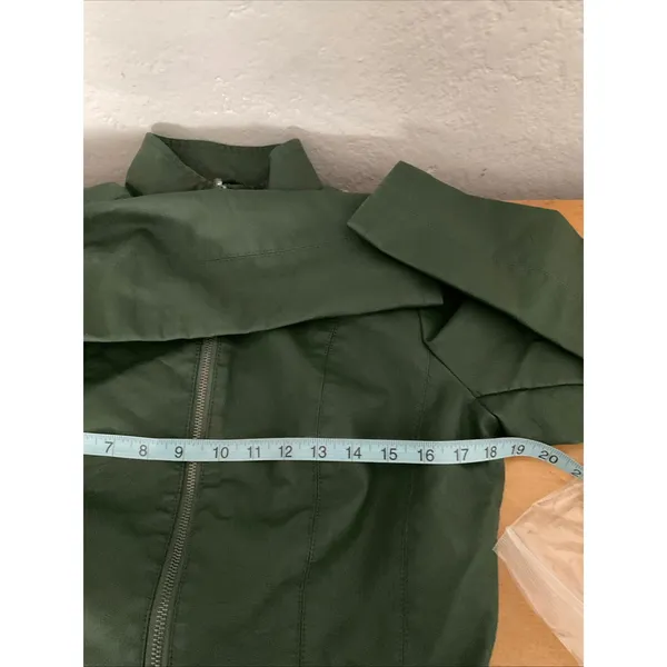 Baccini Women's Olive Green Vegan Leather‎ Moto Jacket Zip Size Medium NWT - Image 6