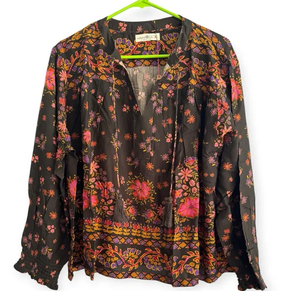 NWT Natural Life Dara Top Size XL Blooming Bandana Charcoal - Image 2