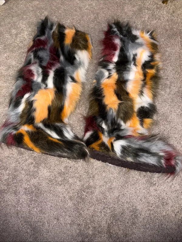 Snow boots Faux Fur Statement in Multicolor Patch size 10.5 new - Image 3