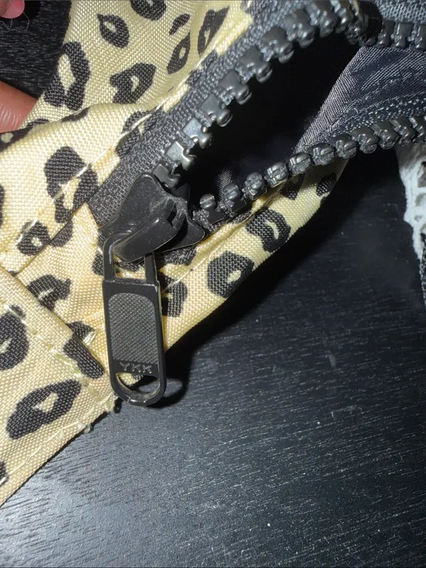 Like New➡️Baggu Mini Nylon Crescent Bag - Honey Leopard - Image 6