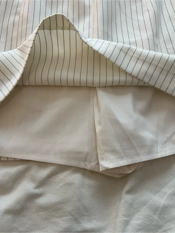 Abercrombie & Fitch Scarlett mid rise mini skort white pinstripe NWOT medium - Image 6
