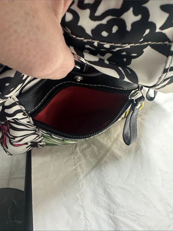 Nine West backpack style purse Excellent condition. - Image 13