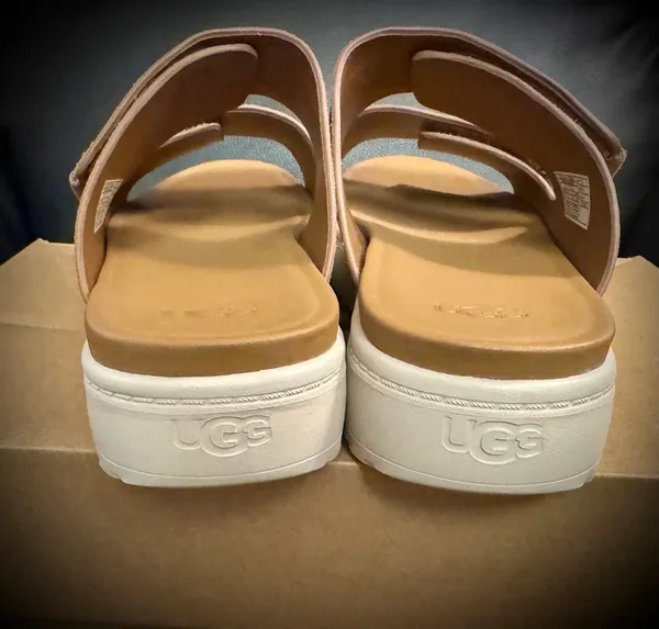 UGG Womans Zayne Slide Sandle II Light Brown size 11 BNIB - Image 3