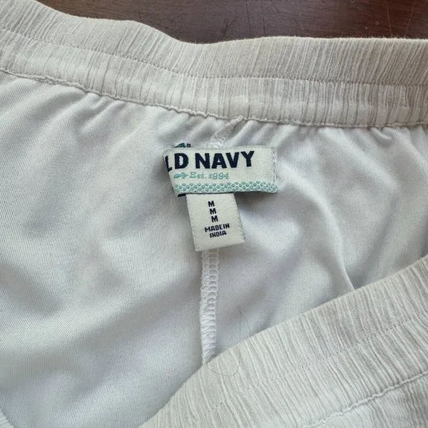 OLD NAVY Eyelet Cut Out Crepe-like Linen-like Mini Skirt - Medium - Image 9
