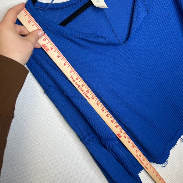 We The Free Royal Blue Waffle Knit Bell‎ Sleeve V Neck Raw Hem Top Size M - Image 6
