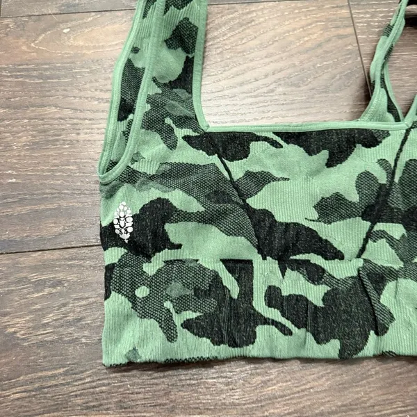 Free People Movement Women’s XS Small Green Camo Crop Top Sports Bra - Image 2
