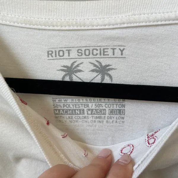 Riot Society White Short Sleeve with Stitched Red “California” Logo Top T-Shirt - Image 4