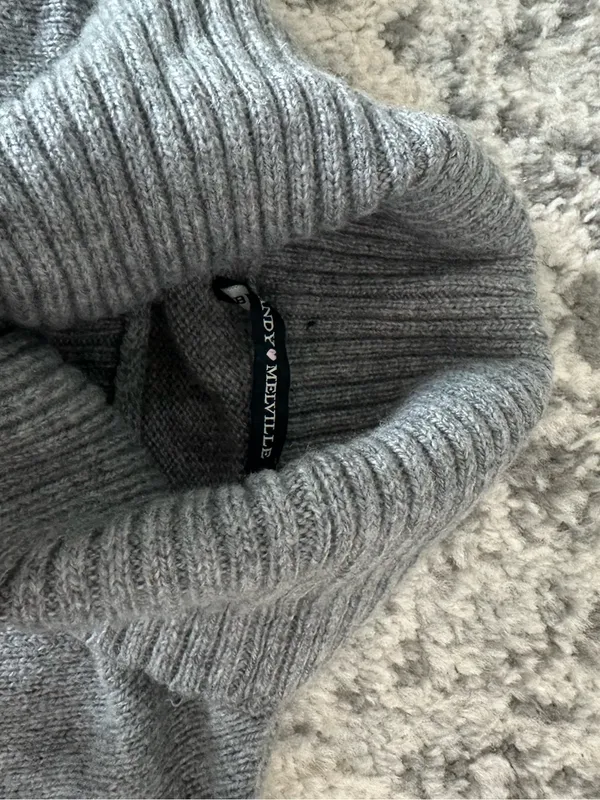 Brandy Melville Gray Turtleneck Sweater - Image 2