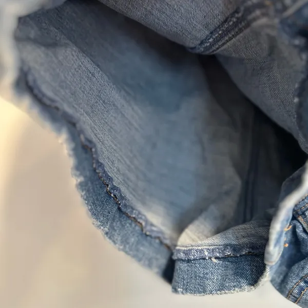 Abercrombie & Fitch Sz:32/14 Mall Brand high waited denim shorts ruffled waist. - Image 9
