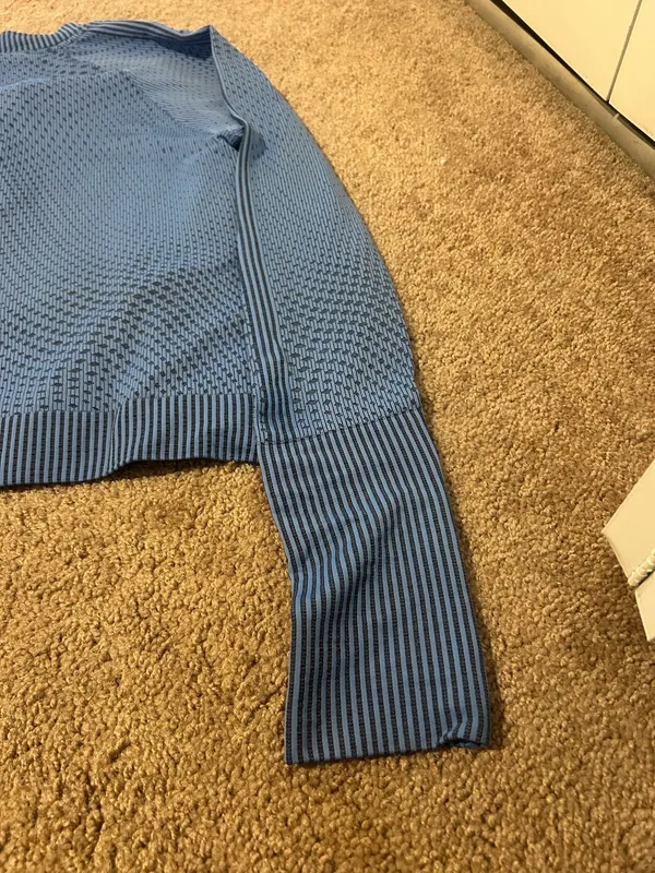Lululemon Athletica Blue Patterned Half-Zip Top - Image 8