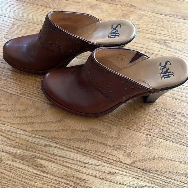 Sofft Camel Brown Studded and Leather Upper Heeled Clog- Size 7M - Image 5