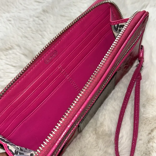 Coach Poppy Pink Leather Wristlet - Image 7