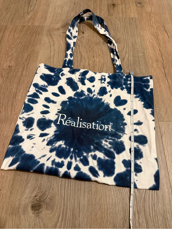 NWOT Réalisation Par Blue & White Tie Dye Canvas Tote Bag - Image 4