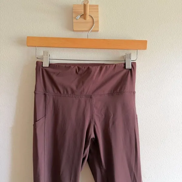 Vuori Stride Leggings in Chestnut Size XS - Image 4