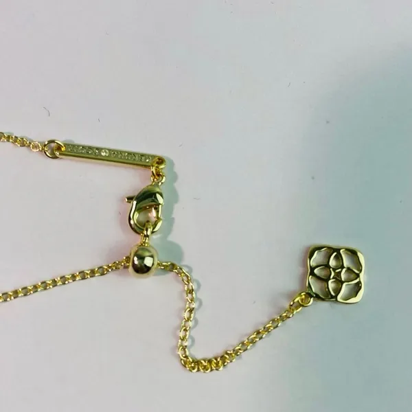 Kendra Scott Elisa Princess Gold Short Pendant Necklace - Image 8
