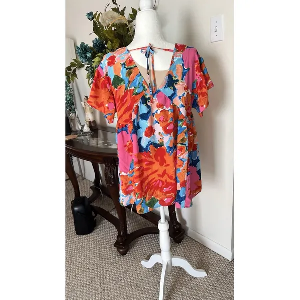 Entro NWT Watercolor Floral V-Neck Blouse Large Flutter Sleeve Tie Back Top New - Image 2