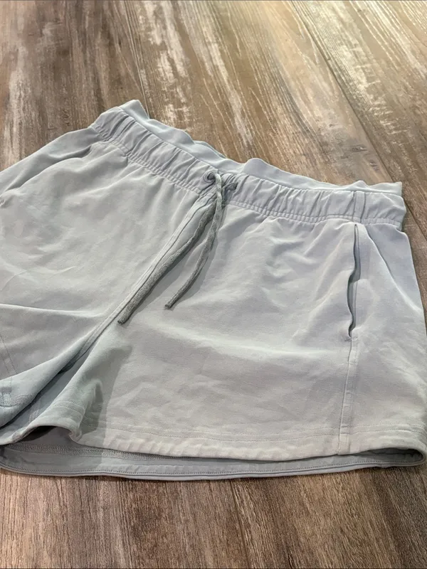 Lululemon Inner Glow HR Shorts size 4 - Image 2