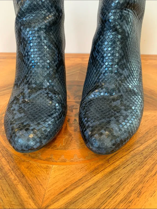 Old Navy Blue Faux Snakeskin Snake Print Ankle Boots Women’s Size 6 Back Zip - Image 6