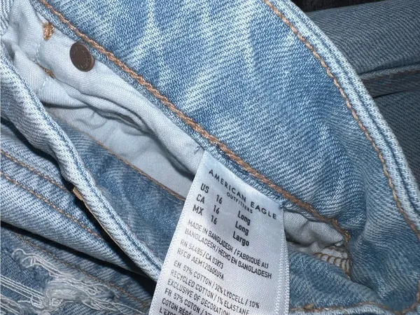 American Eagle Curvy '90s Skinny Jean in Stretch Ripped Destroyed Light Wash - Image 14