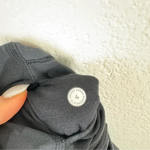 Lululemon Align Nulu Crop 23" Incognito Camo Multi Grey Size 4 - Image 4
